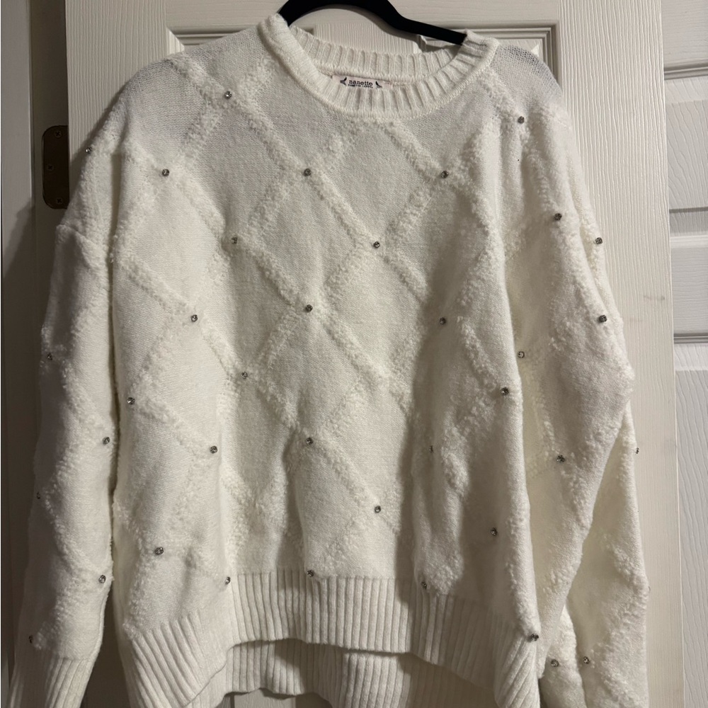 Elegant White Sweater with Rhinestones